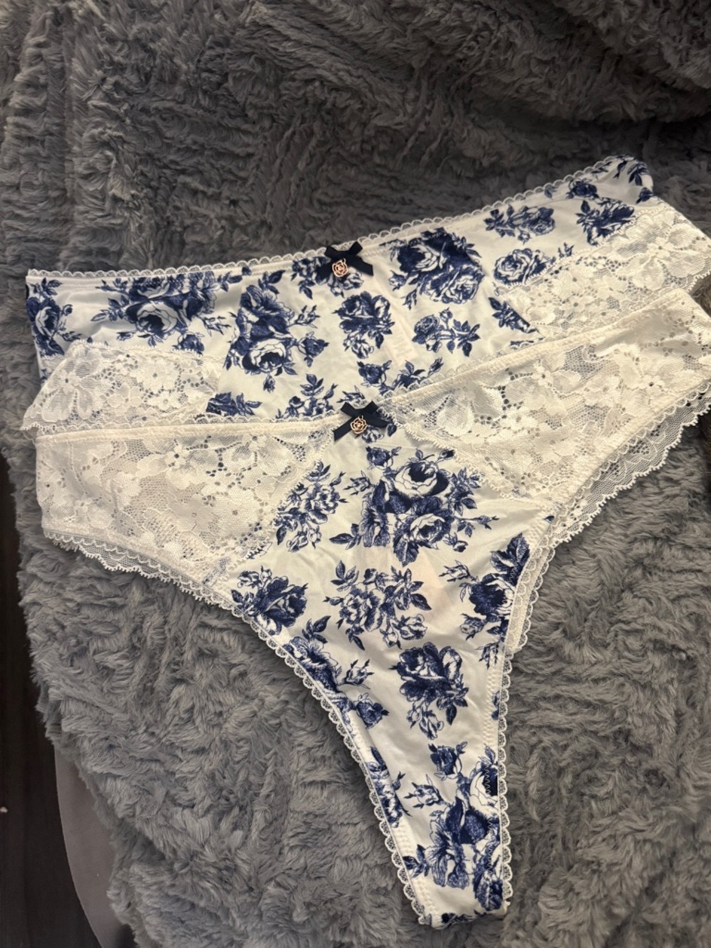 VS BODY BY VICTORIA PANTY SET
